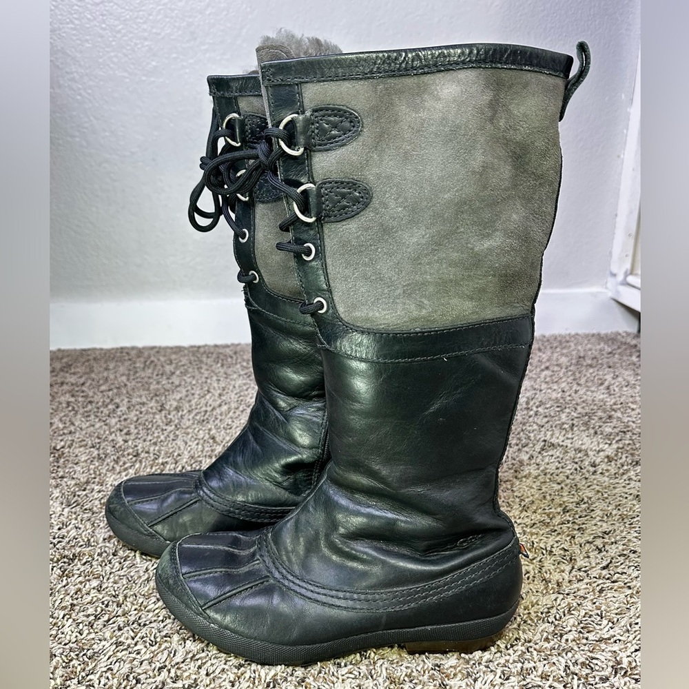UGG Australia Boots Women’s Size 8 Black Belcloud Waterproof Duck Leather Casual